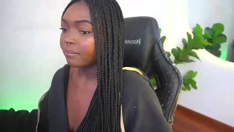Sophie online show from 06-05-26, 04:45