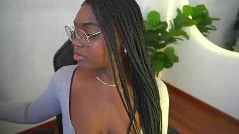Sophie online show from 06-16-26, 05:26