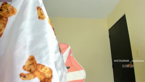 Sophie online show from 06-06-26, 02:00