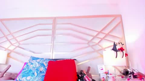 sophie_newton online show from 05-26-26, 12:12