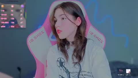 Snapshot of sophie_nomenal_ chatting on 07-04-26, 07:25 sophie_nomenal_ online show from 07-04-26, 07:25