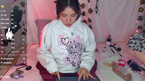 Snapshot of sophie_north chatting on 01-22-25, 07:24 Sophie online show from 01-22-25, 07:24