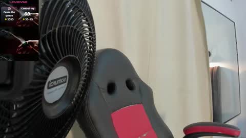 Snapshot of sophie_smith19 chatting on 12-05-25, 02:25 sophie_smith19 online show from 12-05-25, 02:25