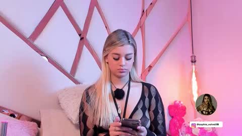 Sophie online show from 03-27-26, 08:19