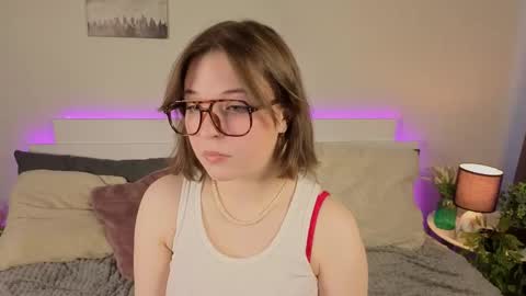 Snapshot of sophieblush chatting on 06-02-26, 06:48 Sophia online show from 06-02-26, 06:48
