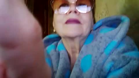 SophieBurnsX online show from 04-28-26, 09:58