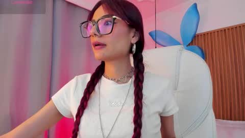 Snapshot of sophiecherry_ chatting on 11-03-25, 10:10 Sophie IG sophiecherry es online show from 11-03-25, 10:10