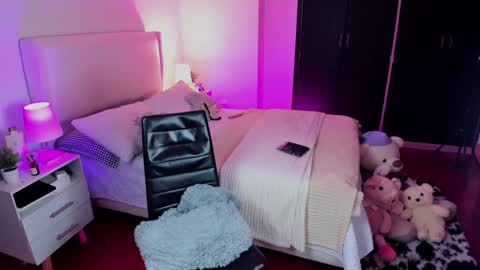    online show from 12-06-24, 04:03