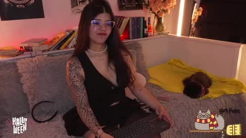 Sophiee  online show from 10-27-25, 02:15
