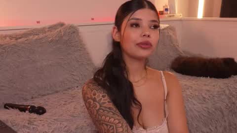 Snapshot of sophiee_art chatting on 01-10-26, 03:19 Sophiee online show from 01-10-26, 03:19