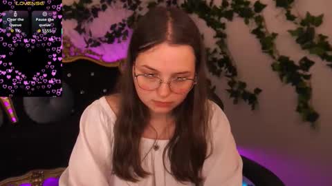 sophieedreams online show from 10-23-25, 03:33