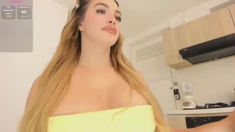 Snapshot of sophiehoney_ts chatting on 10-02-25, 12:50 SAMANTHA online show from 10-02-25, 12:50