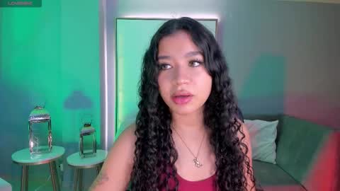 Snapshot of sophiehouston_ chatting on 10-14-25, 04:35 Sophie Houston online show from 10-14-25, 04:35