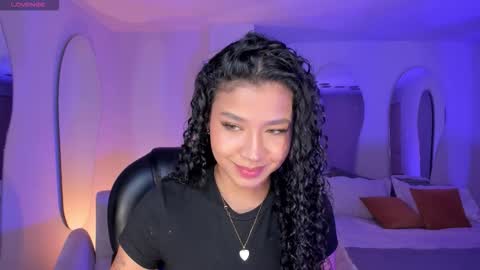 Snapshot of sophiehouston_ chatting on 10-26-25, 04:07 Sophie Houston online show from 10-26-25, 04:07