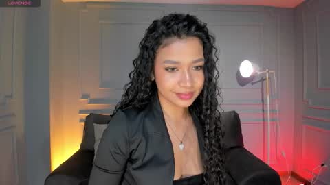 Snapshot of sophiehouston_ chatting on 11-14-25, 04:00 Sophie Houston online show from 11-14-25, 04:00