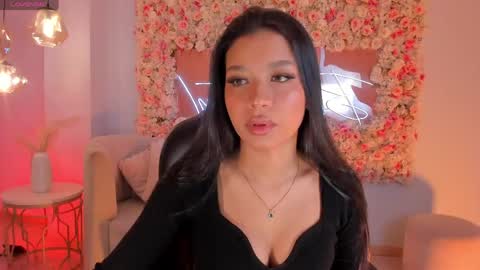Snapshot of sophiehouston_ chatting on 05-06-26, 03:24 Sophie Houston online show from 05-06-26, 03:24