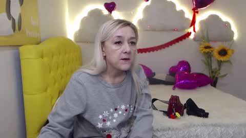 sophiekittyy online show from 02-13-25, 10:34