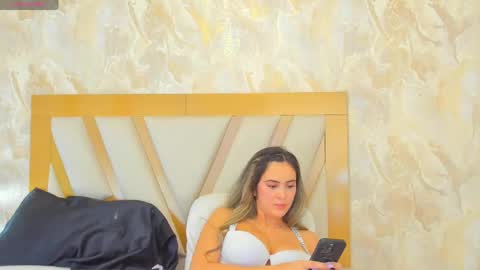 Sophie online show from 04-13-26, 01:38