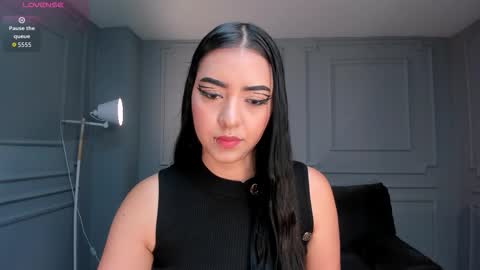 Snapshot of sophielanne chatting on 11-23-25, 11:04 Sophie online show from 11-23-25, 11:04