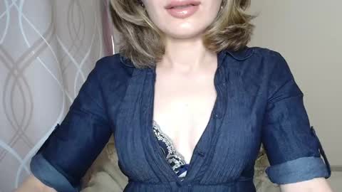 Snapshot of sophiemisss chatting on 09-09-25, 04:06 Sophiemisss online show from 09-09-25, 04:06