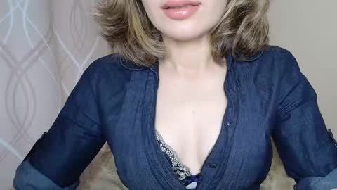 Snapshot of sophiemisss chatting on 09-18-25, 10:06 Sophiemisss online show from 09-18-25, 10:06