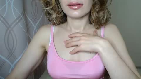 Snapshot of sophiemisss chatting on 09-30-25, 10:42 Sophiemisss online show from 09-30-25, 10:42