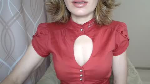 Snapshot of sophiemisss chatting on 10-17-25, 08:39 Sophiemisss online show from 10-17-25, 08:39