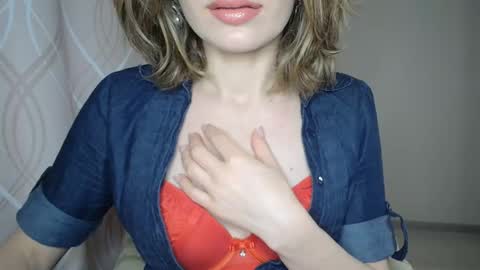Snapshot of sophiemisss chatting on 11-25-25, 08:58 Sophiemisss online show from 11-25-25, 08:58