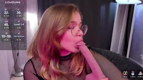 Sophie online show from 09-16-25, 03:35