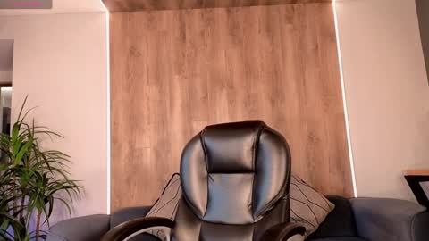 Sophie  Palmer online show from 01-27-25, 03:50