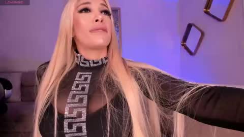 Sophie  Palmer online show from 03-07-25, 01:40