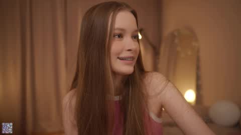 Snapshot of sophiephoria chatting on 03-09-25, 06:21 Sophie Next stream 3 online show from 03-09-25, 06:21