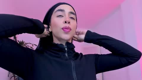 sophierooy online show from 07-18-26, 03:11
