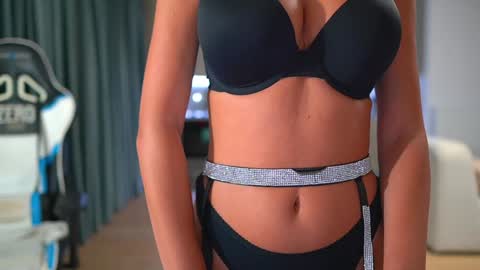       online show from 10-23-25, 08:07