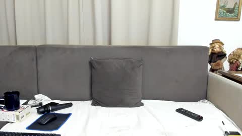 Snapshot of sophiestique chatting on 09-12-25, 03:17 Sofia online show from 09-12-25, 03:17