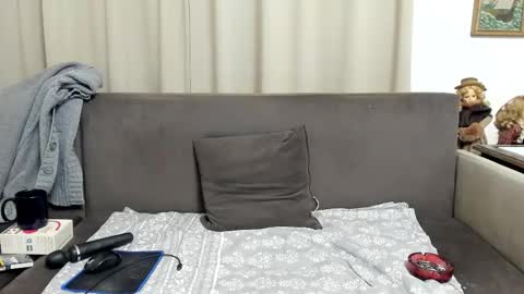 Snapshot of sophiestique chatting on 10-15-25, 05:13 Sofia online show from 10-15-25, 05:13