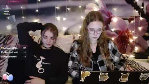 Sophie and my bestie Mandy    online show from 02-22-25, 01:13