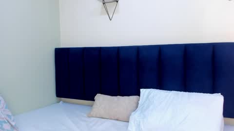 sophieturner_mg online show from 04-18-26, 07:18