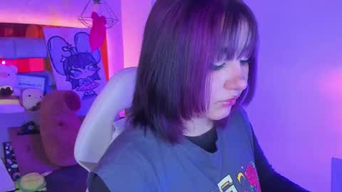 Snapshot of sophievv chatting on 12-13-25, 07:53 Sophie online show from 12-13-25, 07:53