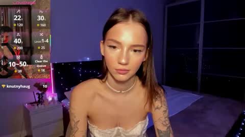 Snapshot of sophiewildcat chatting on 03-18-26, 10:35 sophiewildcat online show from 03-18-26, 10:35