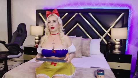 Snapshot of sophiewinslow chatting on 11-01-25, 01:57 SophieWinslow online show from 11-01-25, 01:57