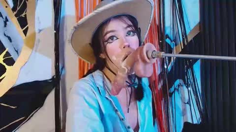 Snapshot of sophiie18__ chatting on 10-27-25, 09:19 sofi online show from 10-27-25, 09:19