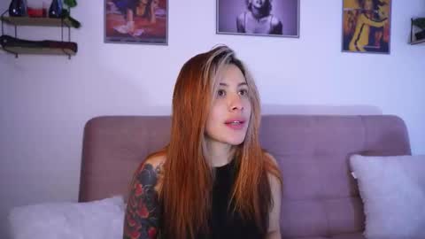 Snapshot of sophiiecums chatting on 10-30-25, 11:33 Sophiie online show from 10-30-25, 11:33