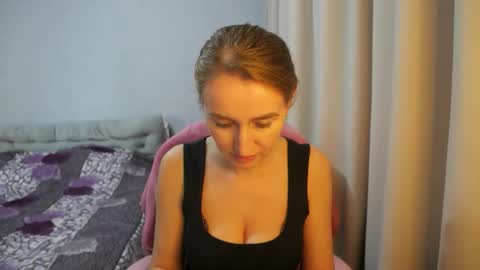 Snapshot of sophilorens chatting on 05-02-26, 01:49 Sophi online show from 05-02-26, 01:49