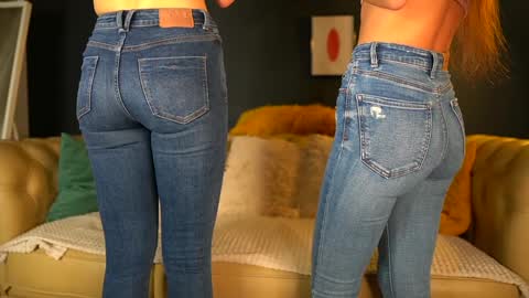 Snapshot of sophydiva chatting on 11-18-25, 06:18 Sophydiva online show from 11-18-25, 06:18