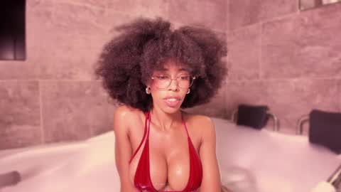 Snapshot of sophye_ebanov chatting on 03-29-26, 02:00 SEE U HERE OF online show from 03-29-26, 02:00