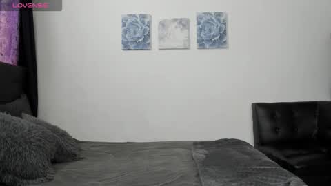 Snapshot of sorayalane chatting on 10-09-25, 03:10 sorayalane online show from 10-09-25, 03:10