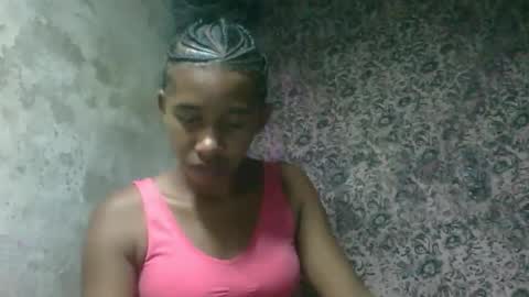 Snapshot of soriettezah chatting on 02-18-26, 08:05 soriettezah online show from 02-18-26, 08:05