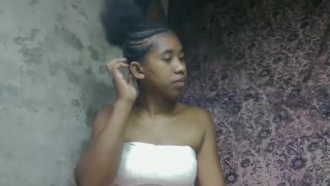 Snapshot of soriettezah chatting on 02-20-26, 05:15 soriettezah online show from 02-20-26, 05:15