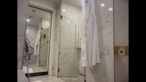 Snapshot of soulntribe chatting on 10-22-25, 11:59 Litchie69 online show from 10-22-25, 11:59